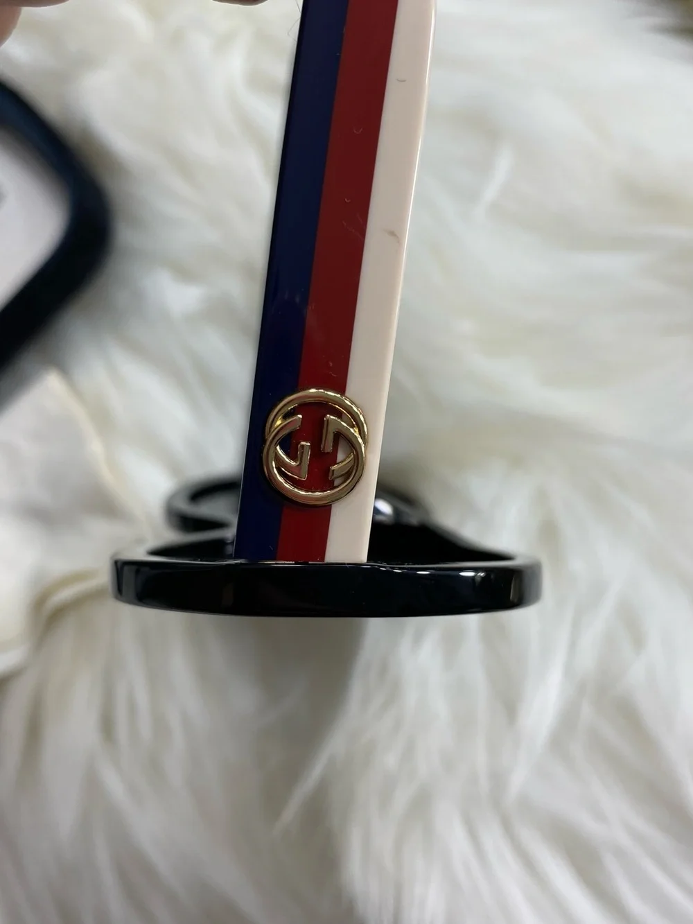 Gucci Black Round Sunglasses with Dark Lenses